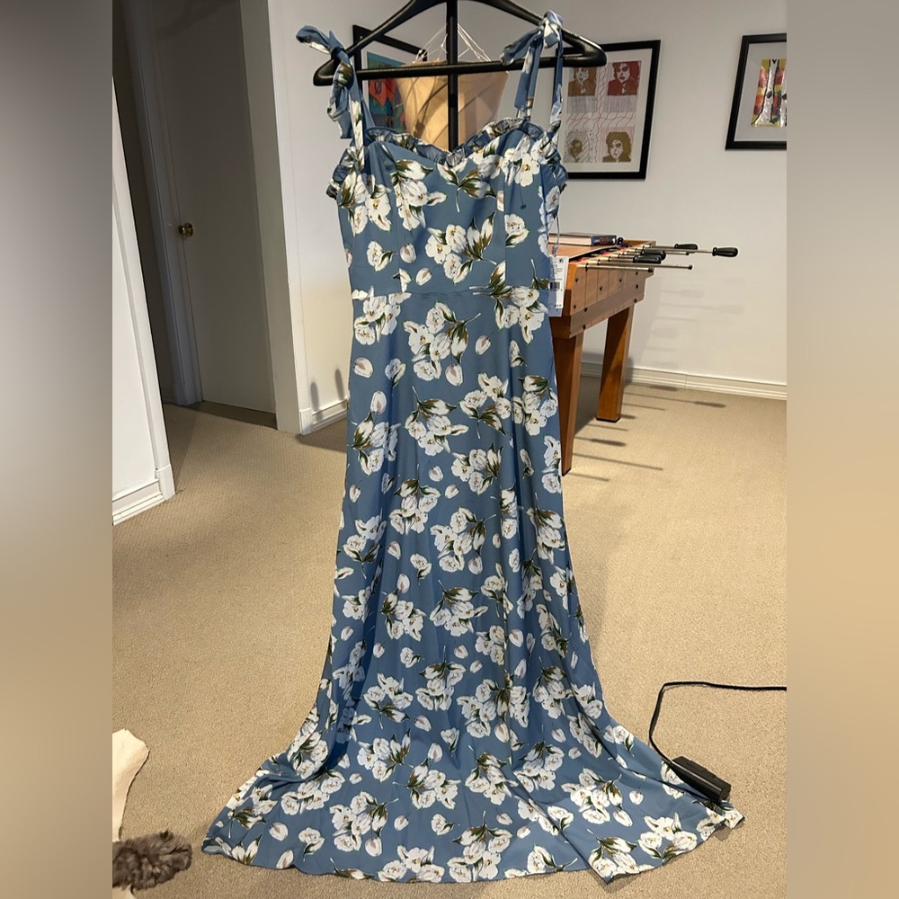 Aidan dress, blue and white, ruffled